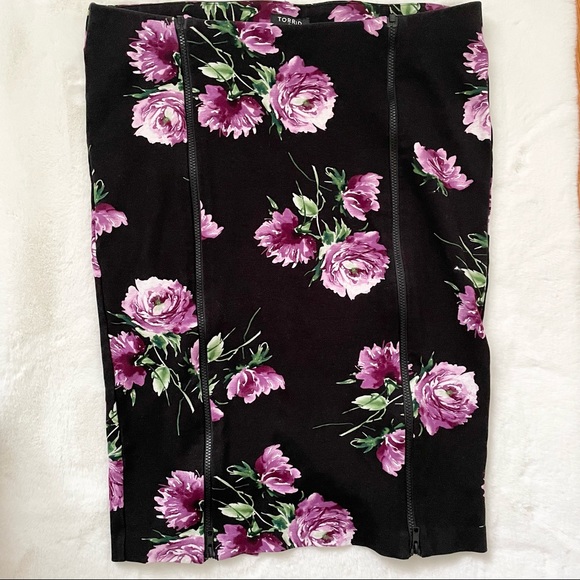 Torrid Floral Print Double Zip Stretch Pencil Skirt, Size 2X - Picture 4 of 12